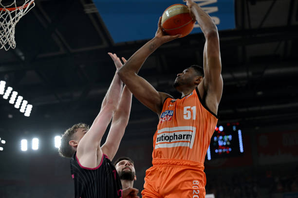 他的反应十 他的反应十